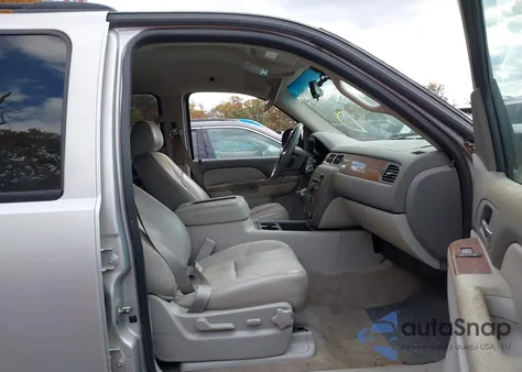 2010 Chevrolet Tahoe Lt из США, поврежденный, VIN 1GNUCBE09AR117724
